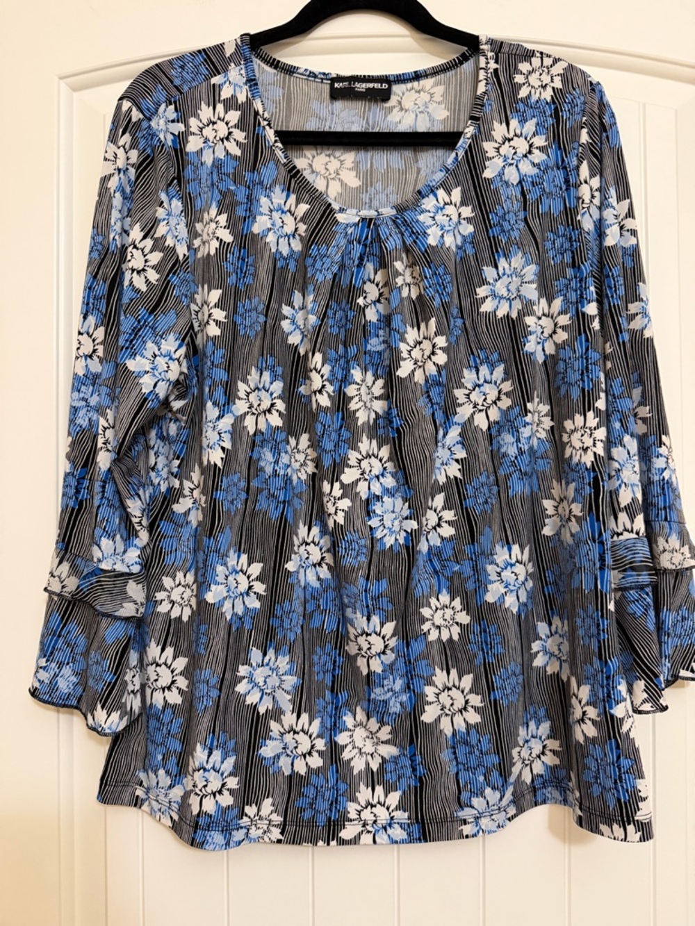 Karl Lagerfeld Black Floral Scoop Neck Blouse with Blue and White Flowers XL